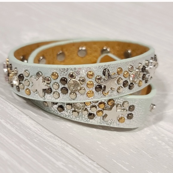 Star Rhinestone Leather Wrap Bracelet - Picture 3 of 7